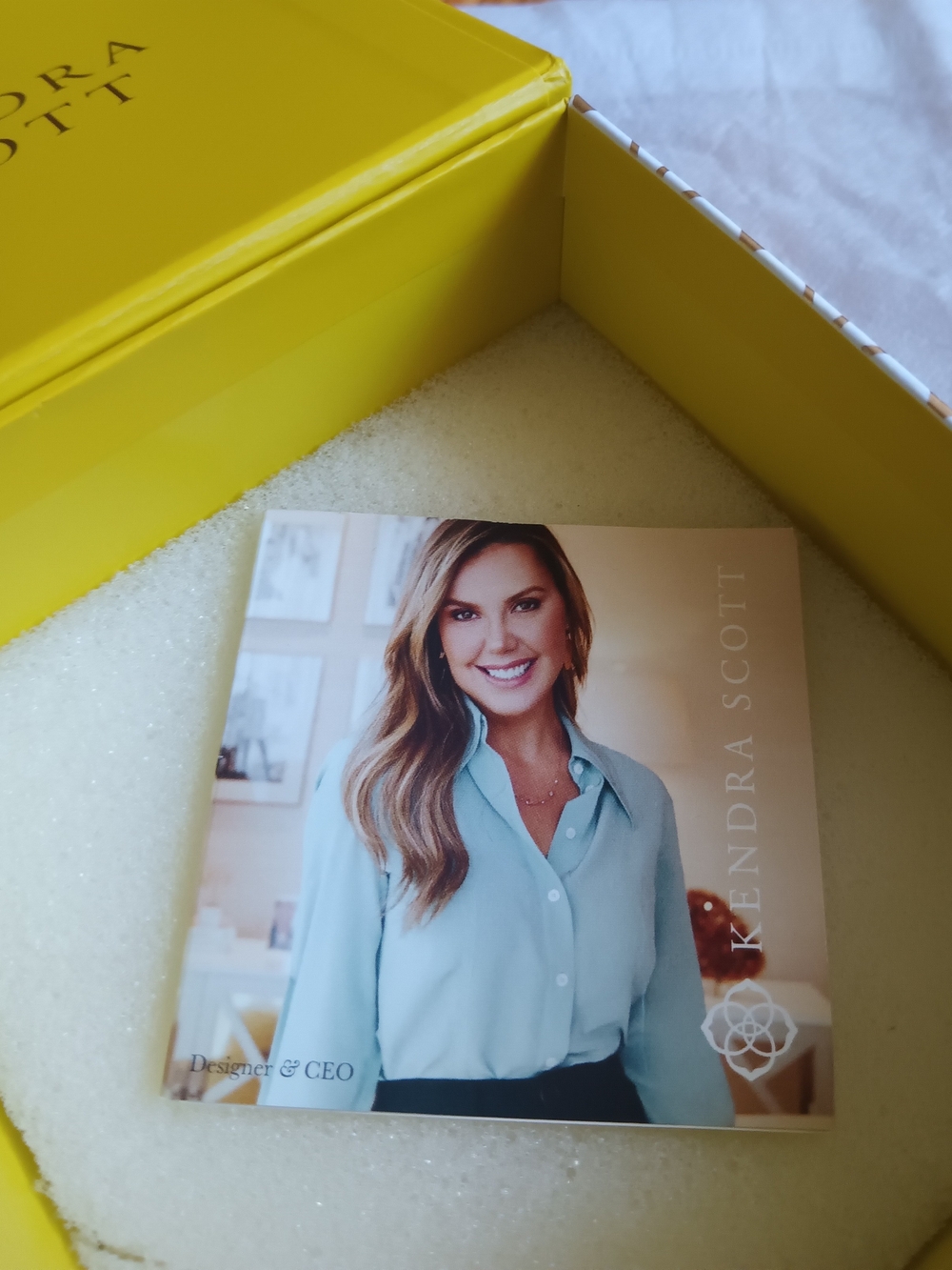 KENDRA SCOTT EVER BLUSH DICHROIC NECKLACE - Picture 4 of 5